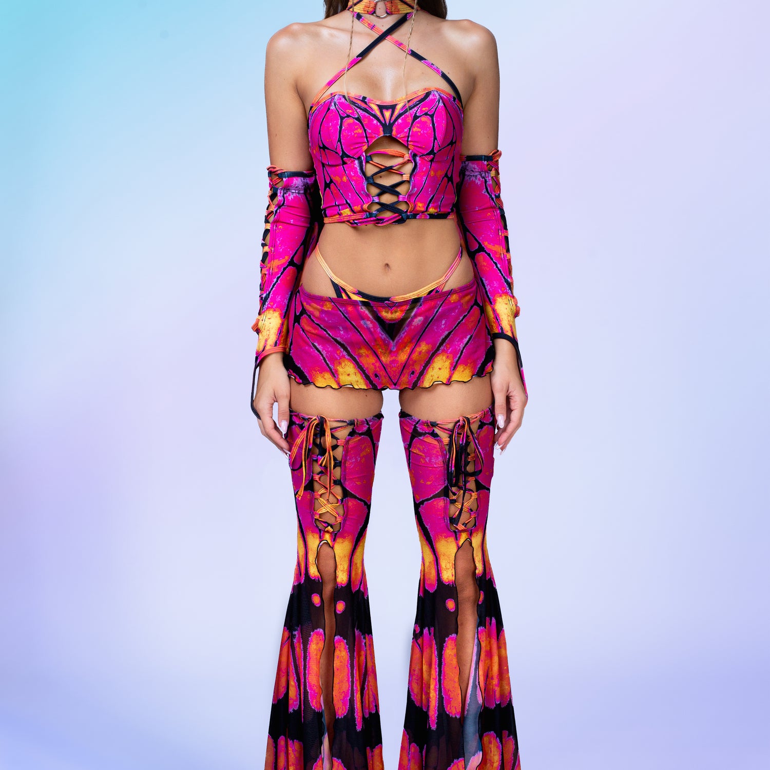Trixy Thong Performance