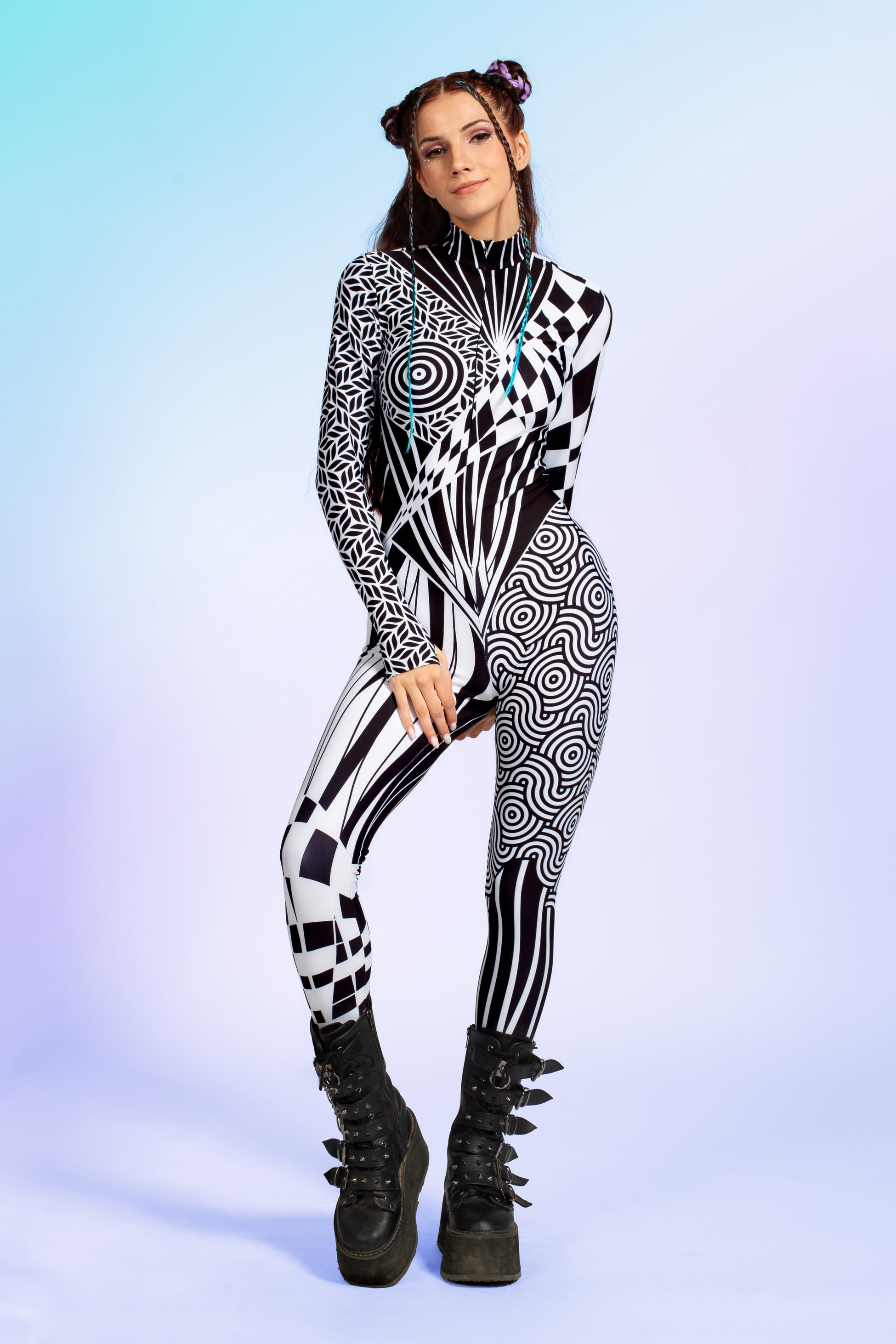 Chaotique BnW Costume 2