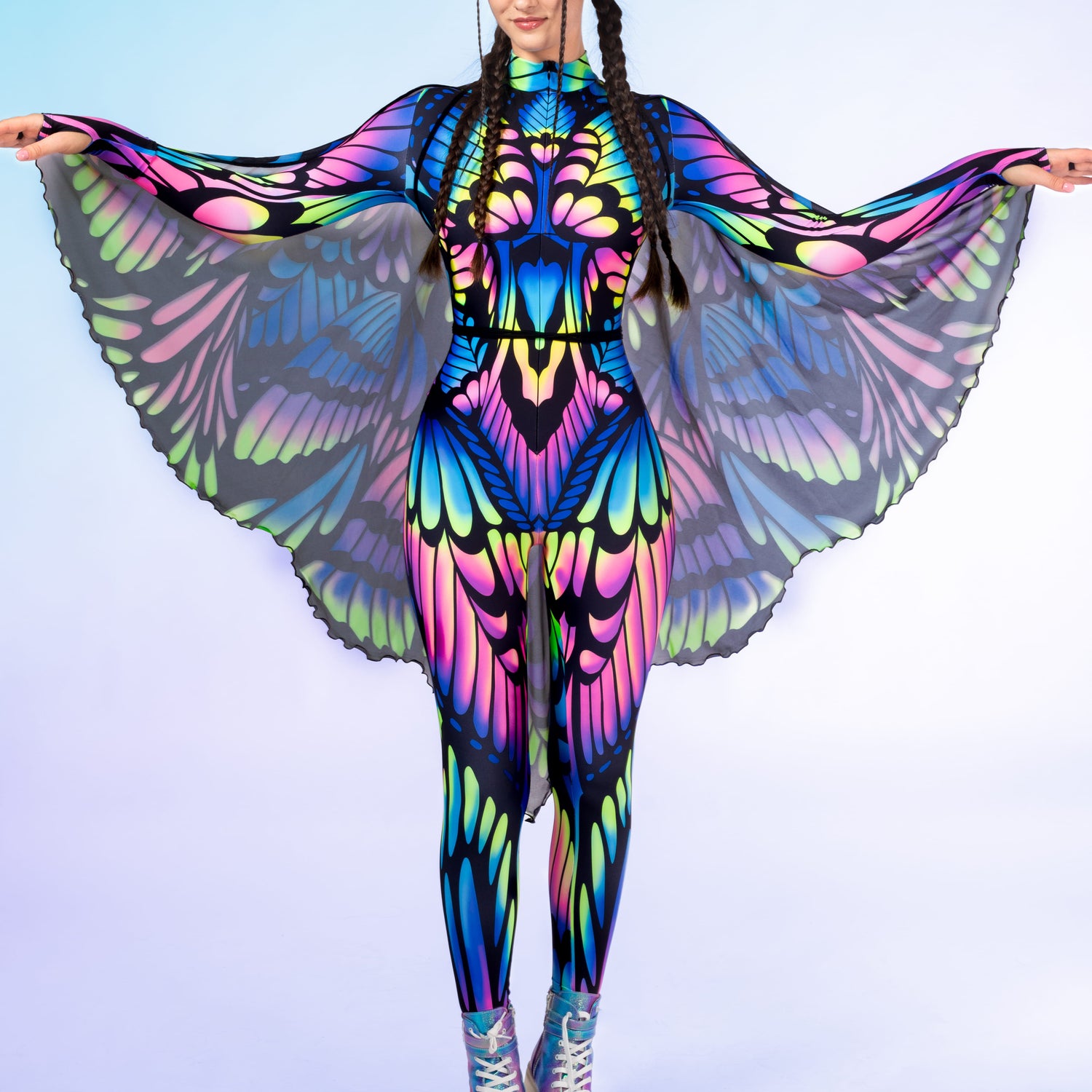 Quiver Costume Club, Performance