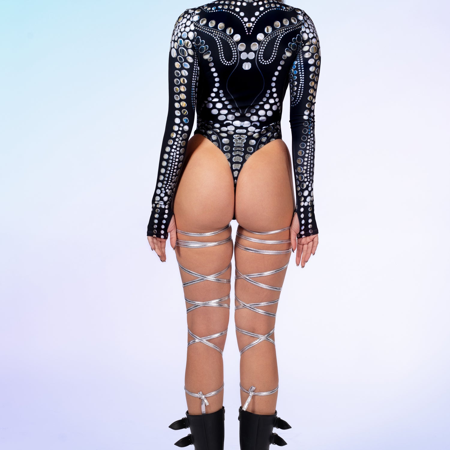 Paneled Monium Open-Heart Leotard Festival, Performance