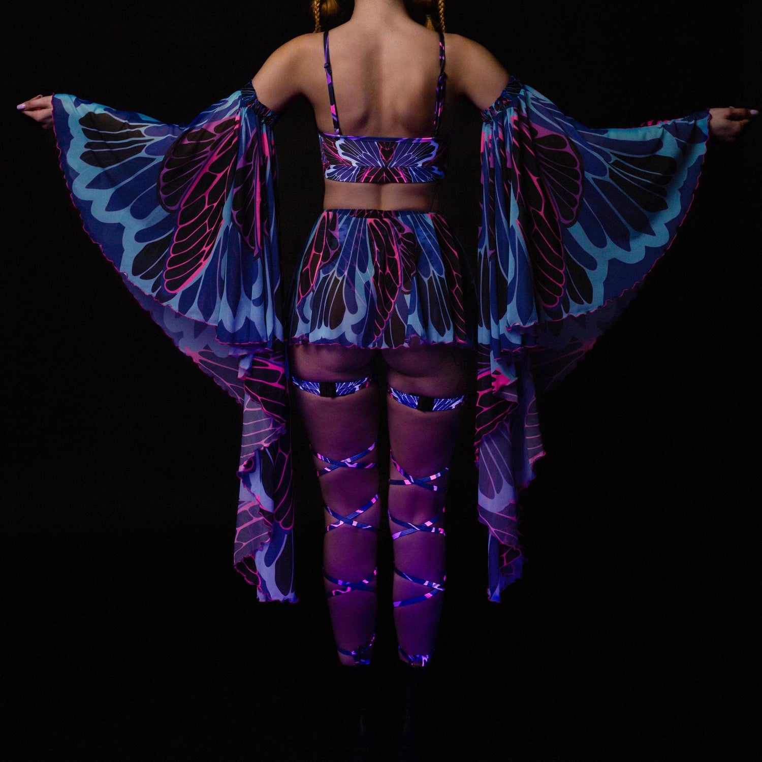 Lunar Flux Leg Wraps Festival, Performance