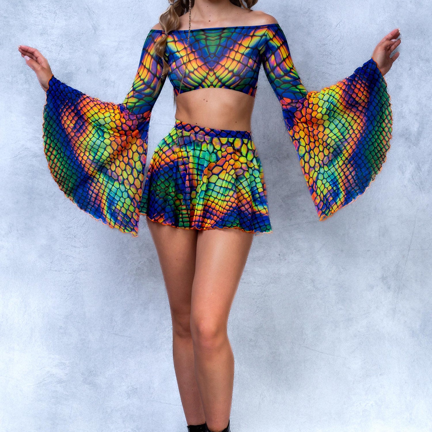 Li Zard Mesh Off Shoulder Top Festival, Performance