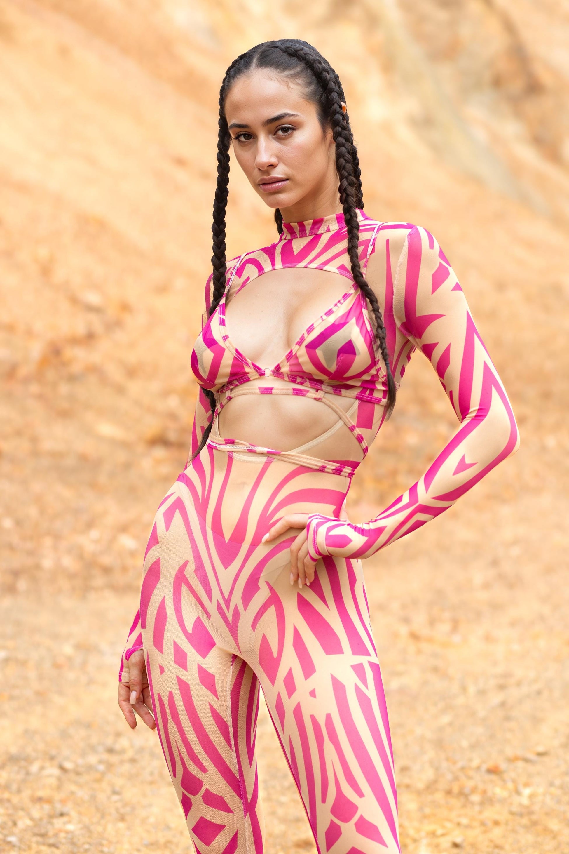 Arka Pink Open-Heart Hood Set 1