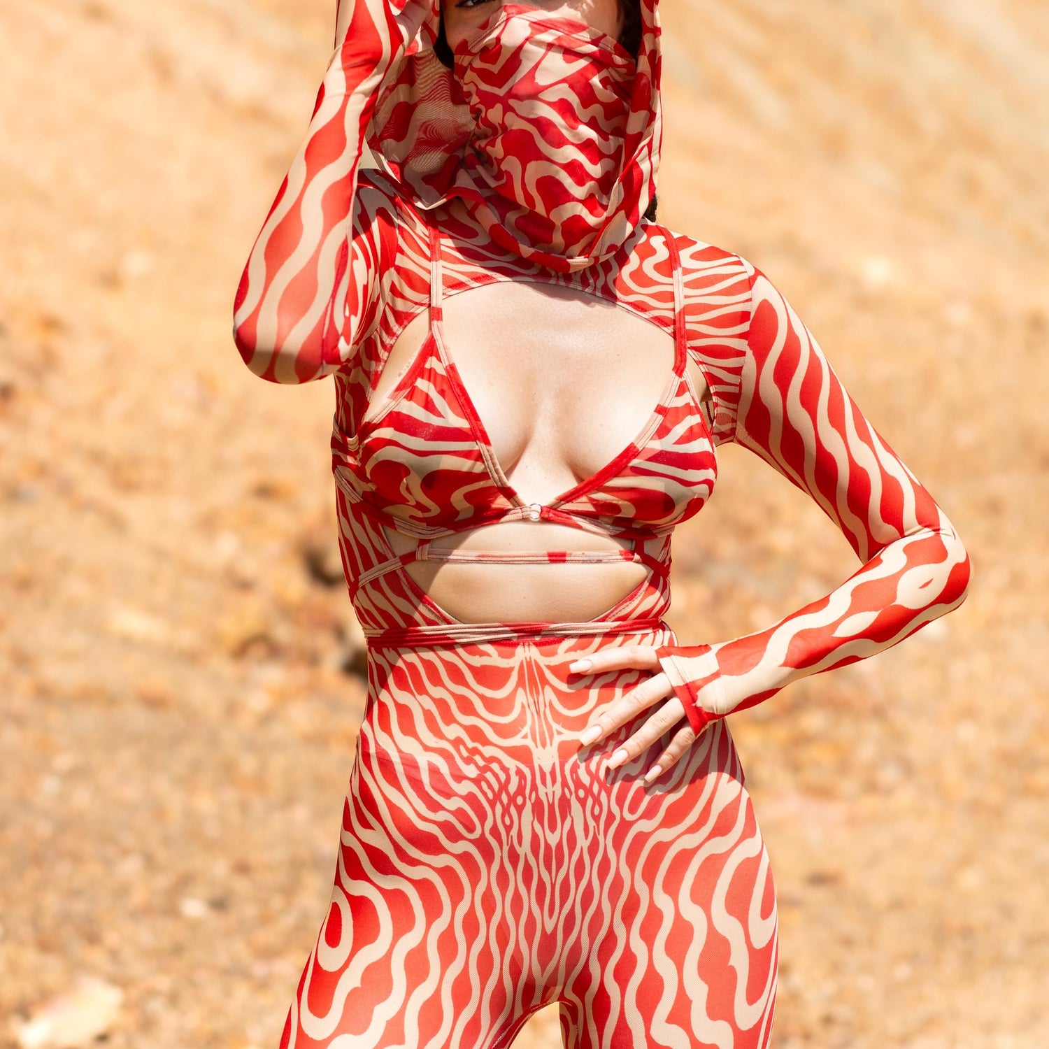 Mind Games Crimson Open-Heart Hood Set