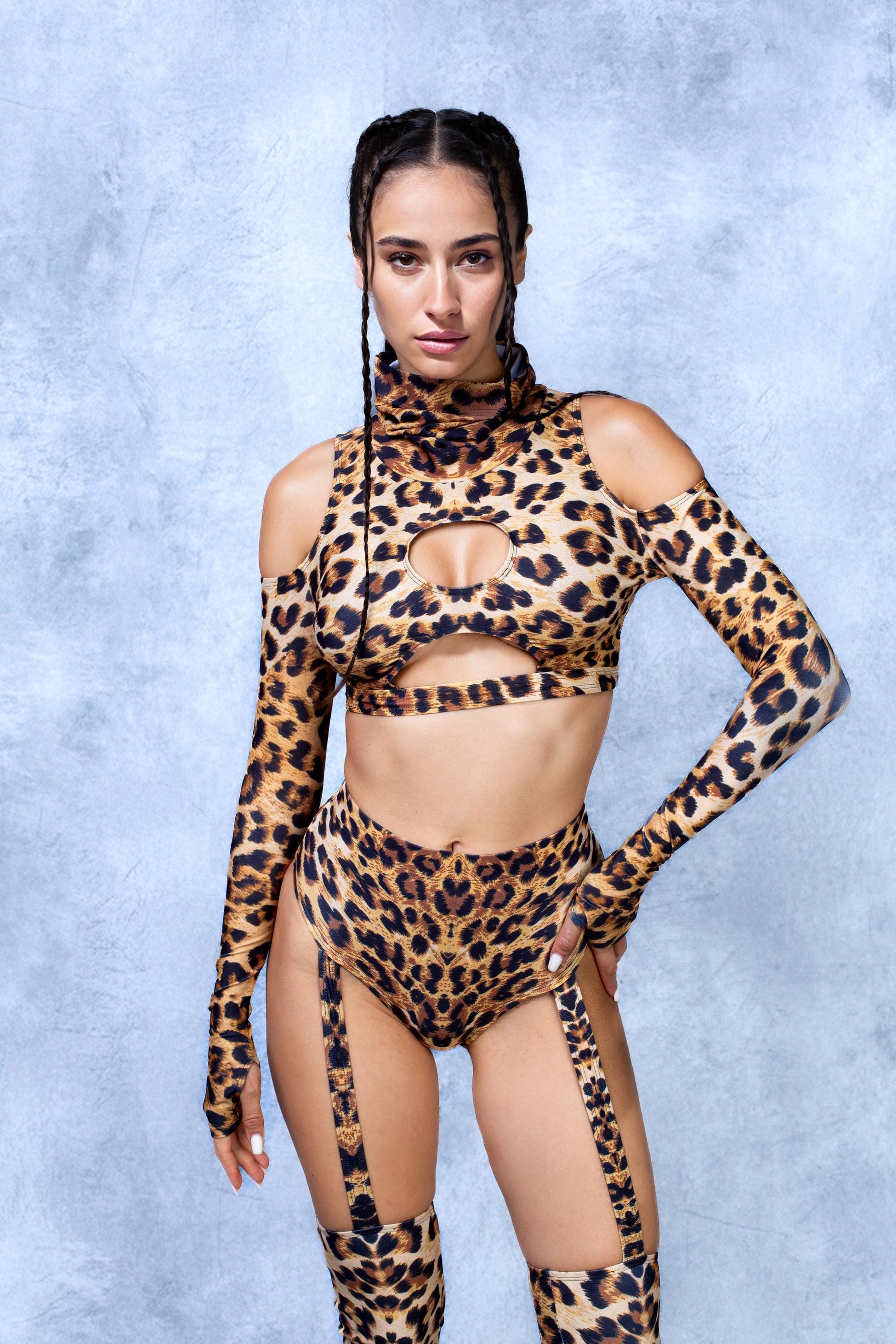 Cheetah	Cold Shoulder Set 1