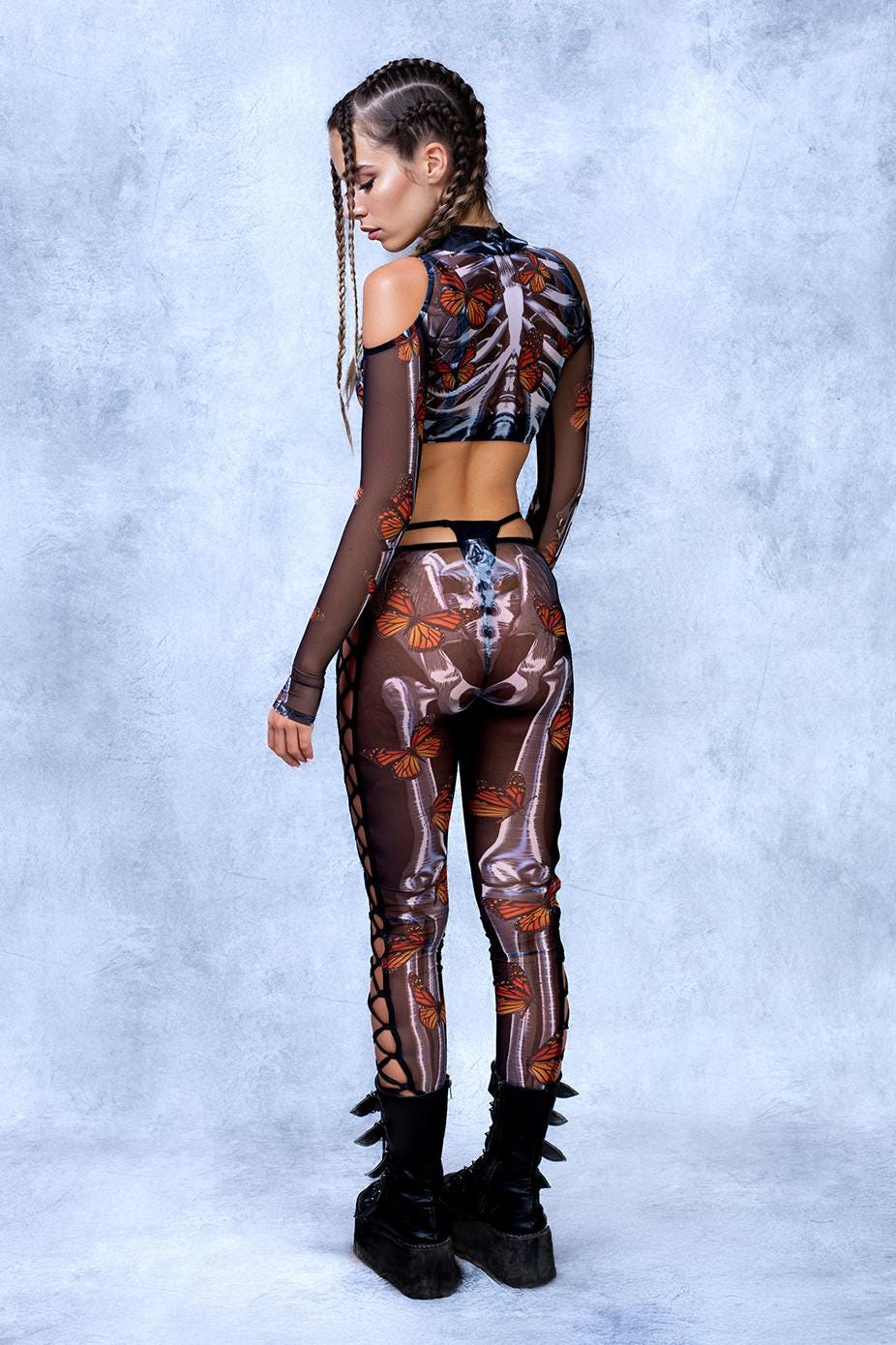 Eerie Flutter Mesh Coldshoulder Set Performance