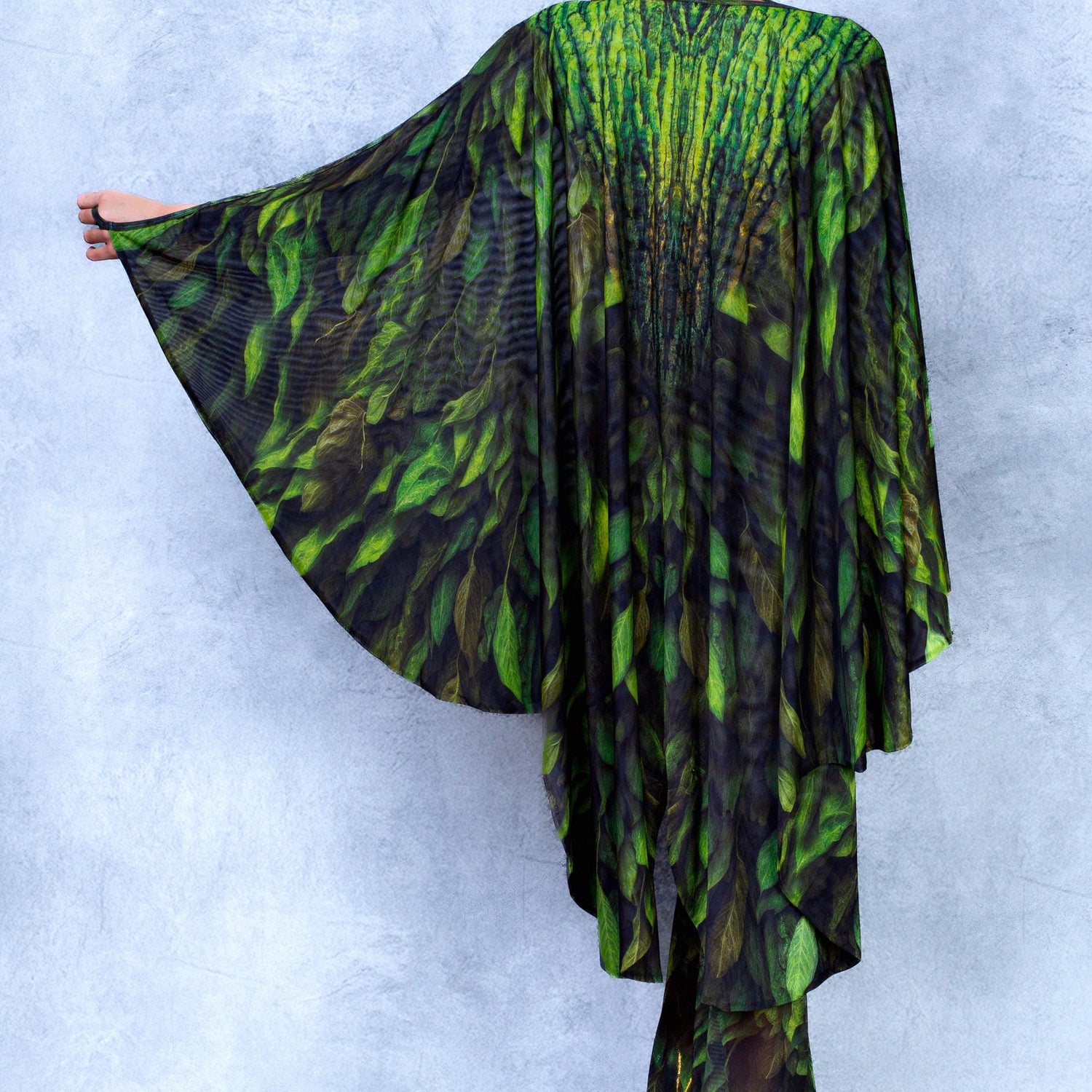 Sound of Wilderness Slit Weave Top Performance