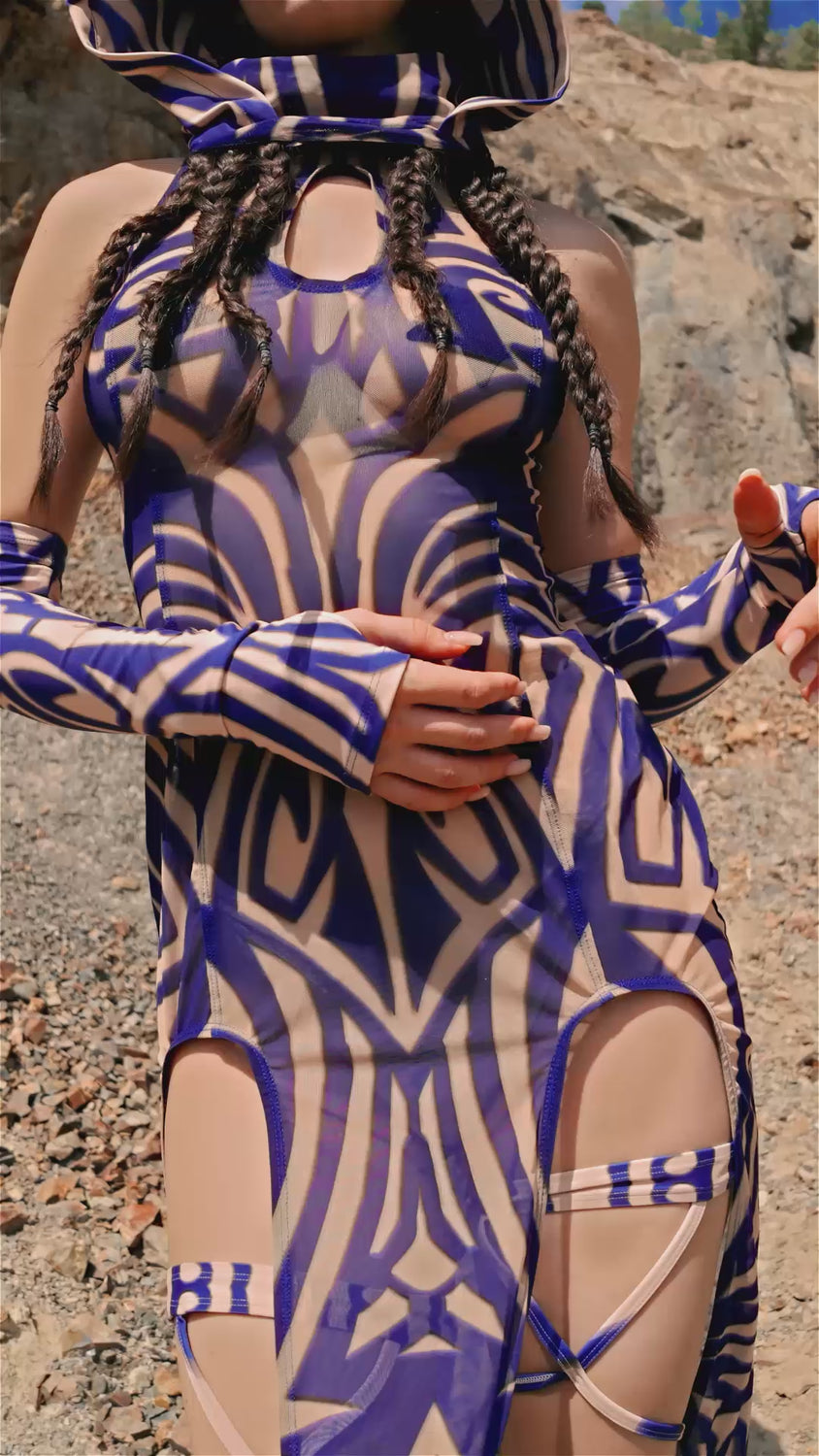 Hexed Blue Keyhole Dress Set 6